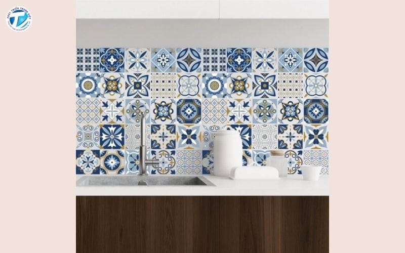 Decal gạch bông là vật liệu dán mô phỏng họa tiết gạch bông truyền thống